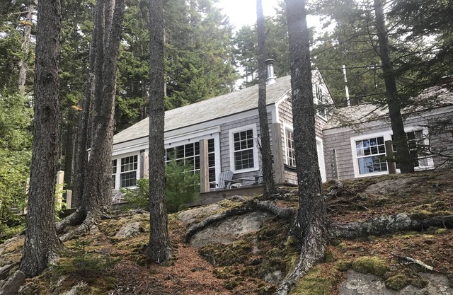 Cottage Woodsy familial avec vue sur la baie