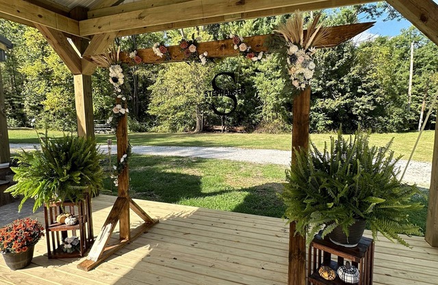 Family Veranda and lodging at Cataract Falls Lodge