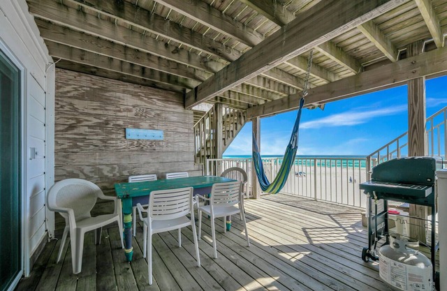 Weekender by AvantStay | Gorgeous BEACH FRONT Home w/ Ocean View