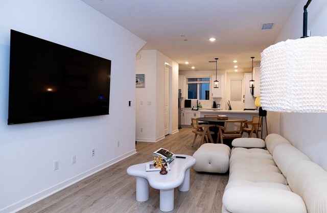 Weekly Discount! - Near Airport, Costco, Sam's & Ontario Mall! 2-Bed, 2.5-Bath