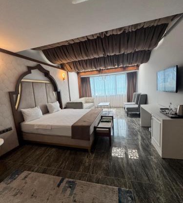 Ween Otel