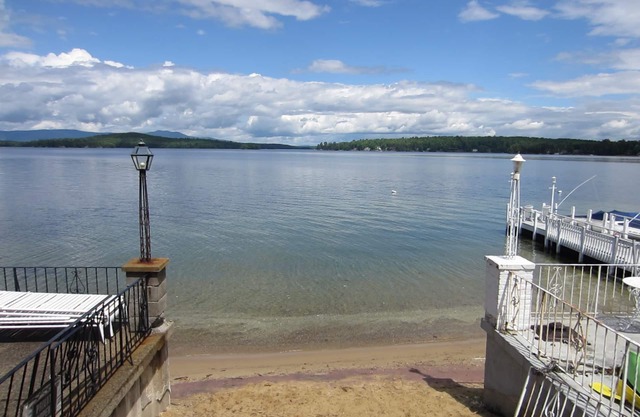 Weirs Beach 2 Bedroom Cottage étapes à l'écart du lac et de la plage!