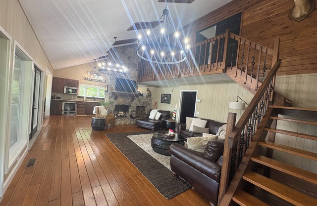 Weiss Lake Front Sleeps 17 with a Golf-cart and Sunset Views