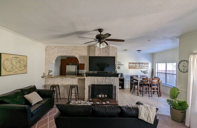 Welcom to Casa Rancho - The Gem of San Antonio