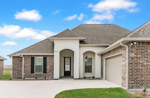 Welcome Contractor Stays at Rosehill Retreat