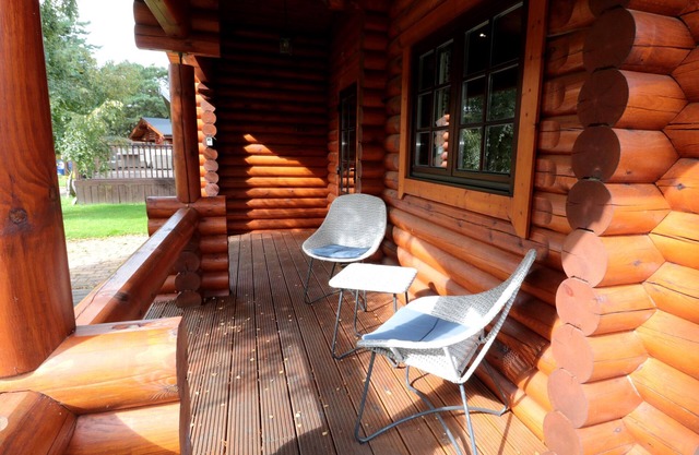Welcome Hjem Log Cabin