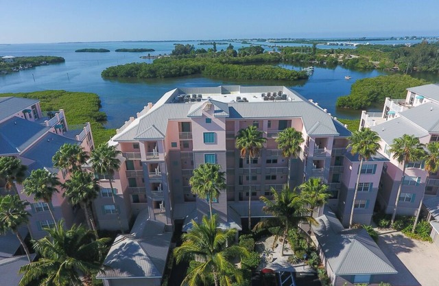 Bienvenue à Boca Breeze! Vue sur le port! À côté de Boca Grande et Rotonda West.