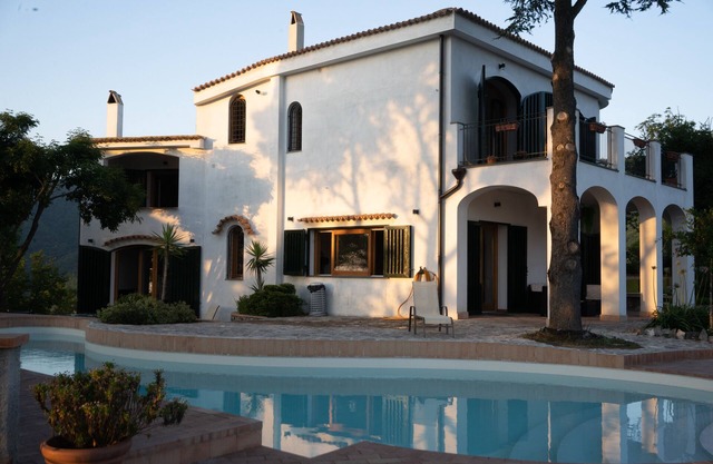 Bienvenue à Casa di Sonia de la mer du golfe de Salerne au profil du Vésuve