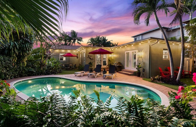Welcome To Coconut Cottage, A Tropical Oasis In The Heart Of The City!!!