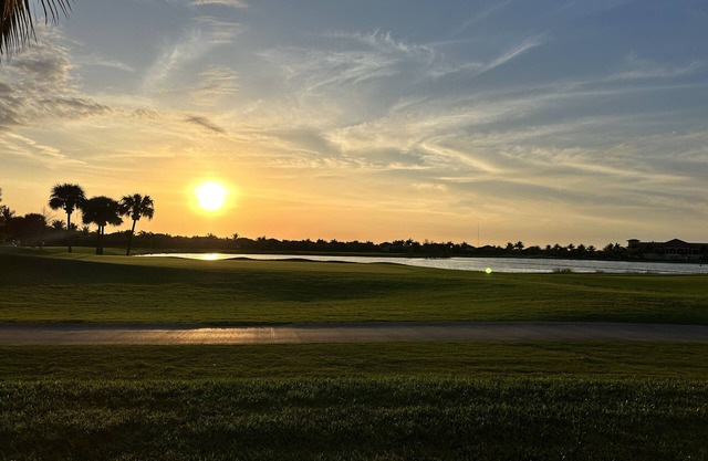 Welcome to DayBreak🌴Resort Living - Golf⛳Tennis🎾 Pools, Fitness and More!