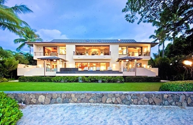 Heavenly Hawaiian Hideaway...Oceanfront