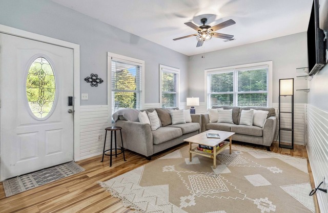 Welcome to “Lakey Charms” – Your Perfect Lakeside Escape
