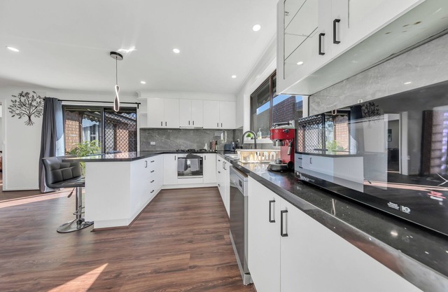 Welcome to Our Newly Renovated house near Melbourne Airport