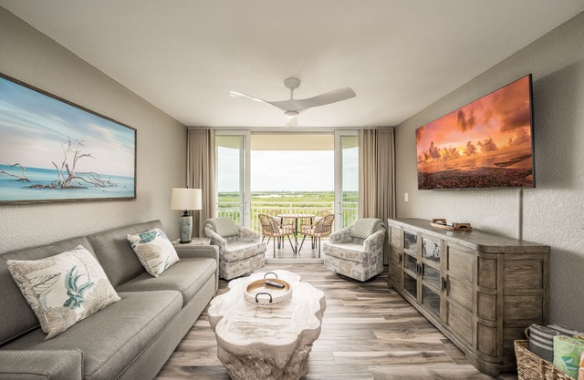 Welcome To Poseidon Too - A Newly, Completely Renovated Condo @ Sunrise Suites!