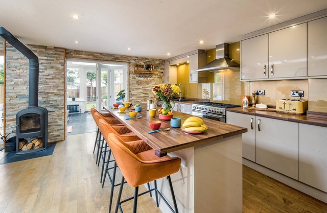Welcome to Rowallen, in the heart of Ryde on the Isle of Wight, a stunning Edwardian town house spre