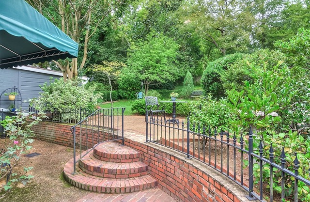 Welcome to Summerville Cottage in Augusta Georgia Ready to rent for Masters week