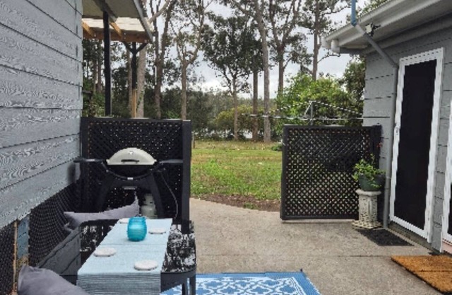Welcome to the beautiful gateway of Jervis Bay. Where the bush meets the water.