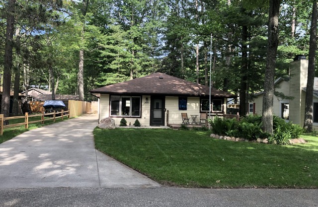 Bienvenue au Firefly Cottage à Higgins Lake!