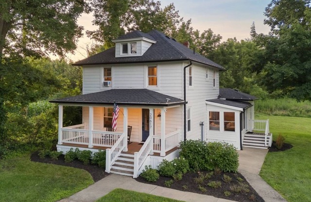 Masterfully updated 1915 farm home nicknamed ''the house of Jane''