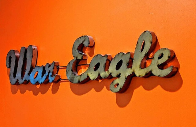 Welcome to The TIGERDEN, your Auburn University retreat located just 20 minutes from Auburn!