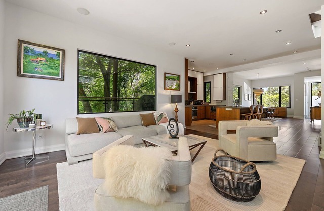 Welcome to The Treehouse, a tranquil escape in the middle of the city!