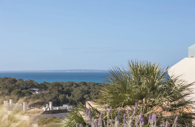 Welcome to Villa Calypso, a stylish property with sea views and private pool