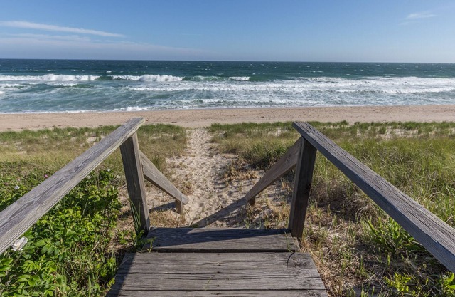 Welcome to your dream beach getaway on the beautiful island of Nantucket!