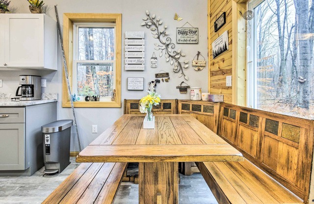 Welcoming Townsend Cabin: Hike, Fish & Relax!