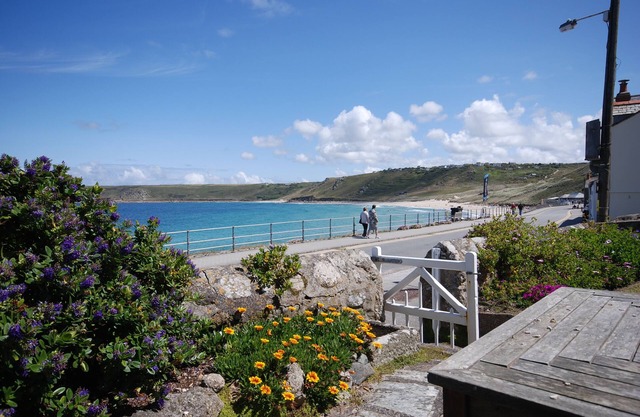 Appartement bien aménagé donnant sur la mer dans la crique de Sennen