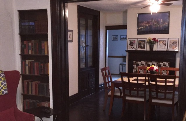 Maison bien aménagée pour le plaisir de votre famille près du cœur de Pittsburgh