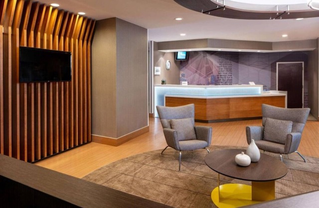Well-Appointed Suites in Nashville! Pets Allowed, Pool, Kitchenette, Breakfast!