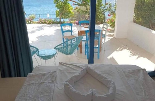 Well-equipped apartments just 30 m from the beach