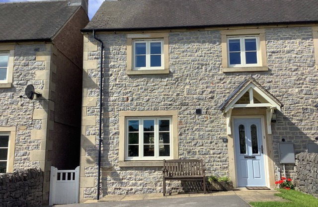 Eh bien équipé, confortable, moderne Cottage mitoyenne avec Campagne Vues