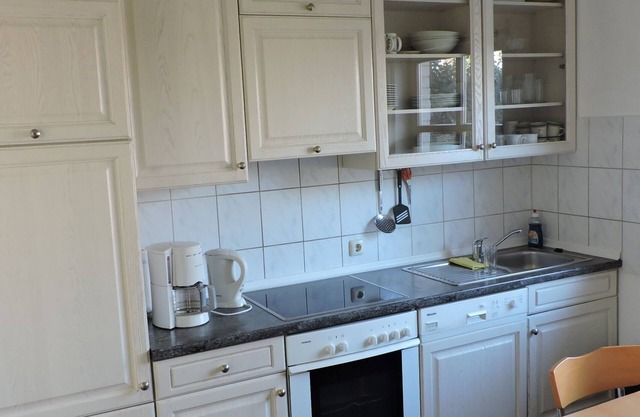 Well-kept semi-detached house with garden and terrace only approx. 2 km to the beach