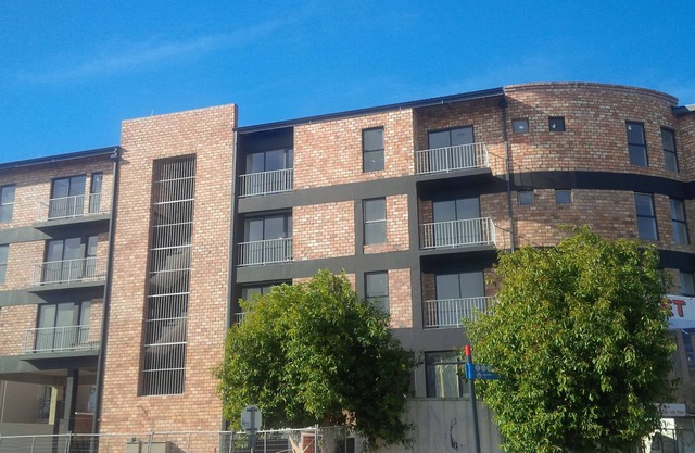BIEN SITUÉ ENTIÈREMENT MEUBLÉ APPARTEMENTS APPARTEMENTS DANS LA BELLE CAPE TOWN! !