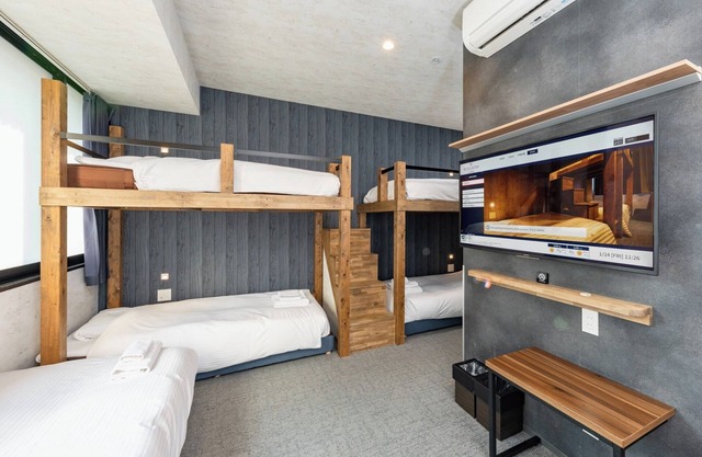 Well Stay Namba 5 person room with bath / Osaka Ōsaka