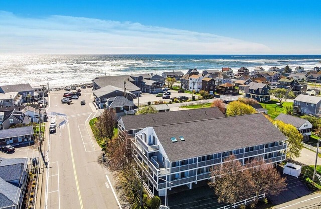 Wells Beach condo just steps from the ocean.