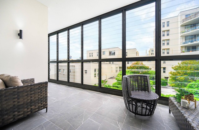 Wentworth Point Modern 2Br with large belcony