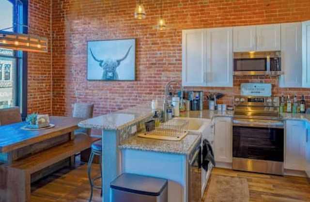 West Empire Theatre Loft, Quail Ridge 50% Off!