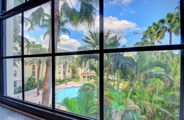 West Palm Beach Condominium Apartment located in the heart of CityPlace