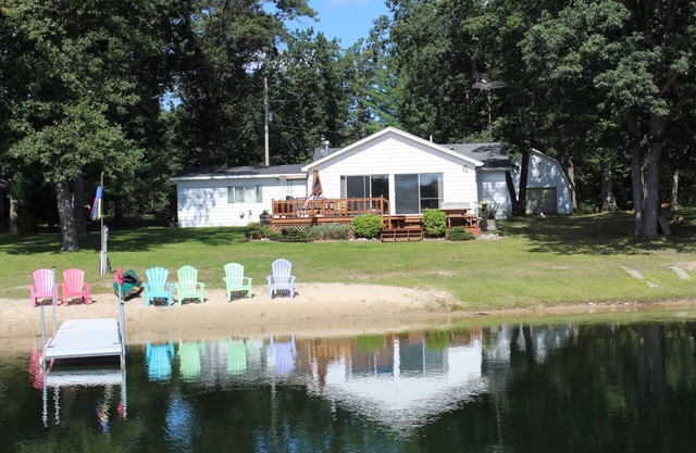 West Twin Lake Beach Hotel in Saint Helens, MI