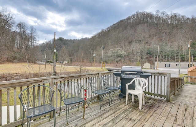 West Virginia Home Near Hatfield and McCoy Trails!