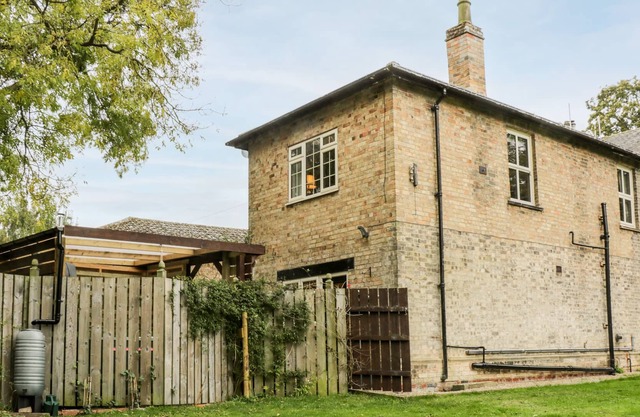 West Wing Apartment, STAMFORD BRIDGE