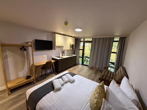 Westciti Caroco Aparthotel