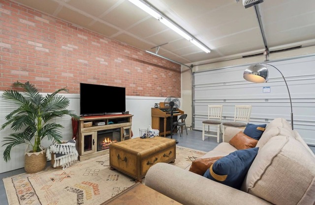 Western Explorer Home Sleeps 20!