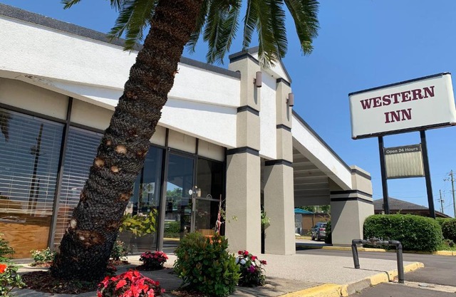 Western Inn - Pensacola