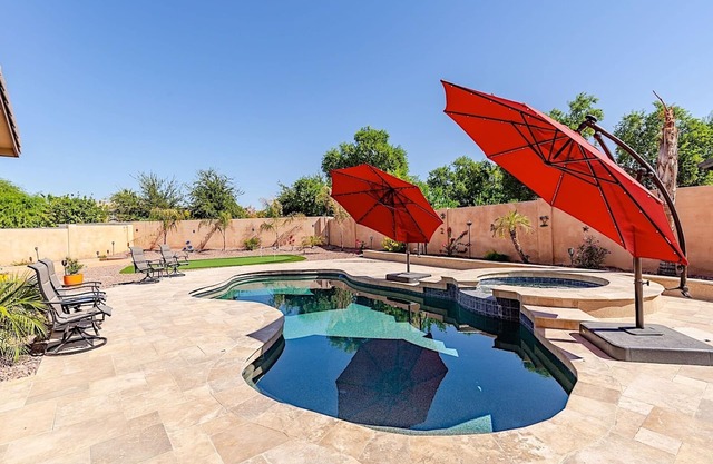 Westgate Wonder ~ Backyard Paradise / Pool Table / Putting Green / Bocce Ball / Glendale, AZ