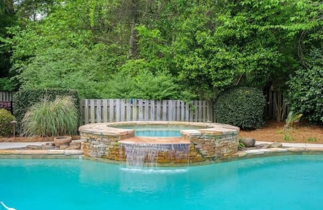 Westlake Estate's Grand Oasis