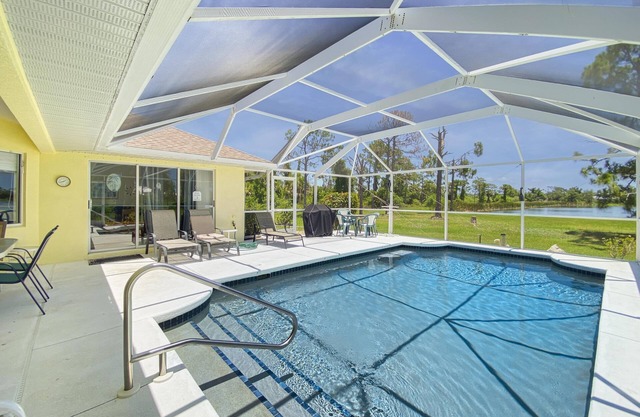 Weston's Water Watch, full refund*, heated pool, sleeps 6