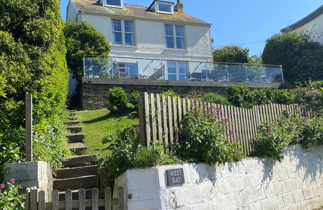 WESTRAY HOUSE, pet friendly, with hot tub in Polzeath